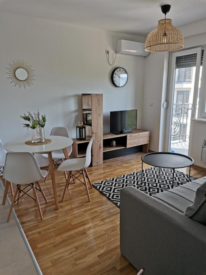 Apartman Kardas วรินรัชกา บานยา ภายนอก รูปภาพ