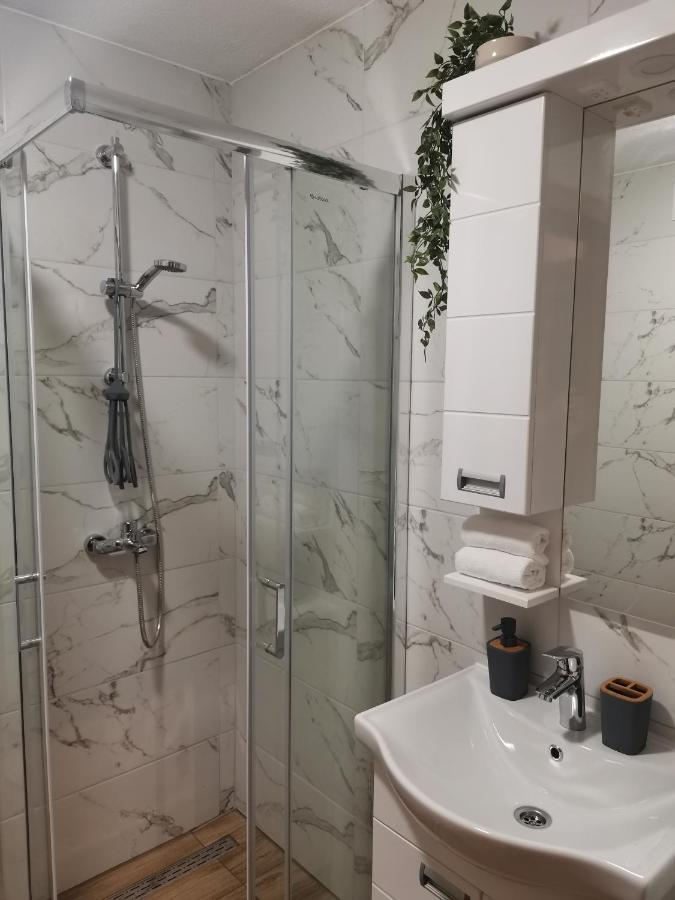 Apartman Kardas วรินรัชกา บานยา ภายนอก รูปภาพ